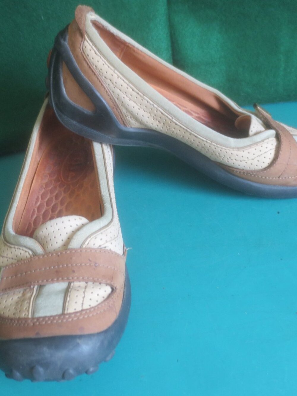 Privo by Clark's Ladies Ballet Flats Shoes - Size 7.